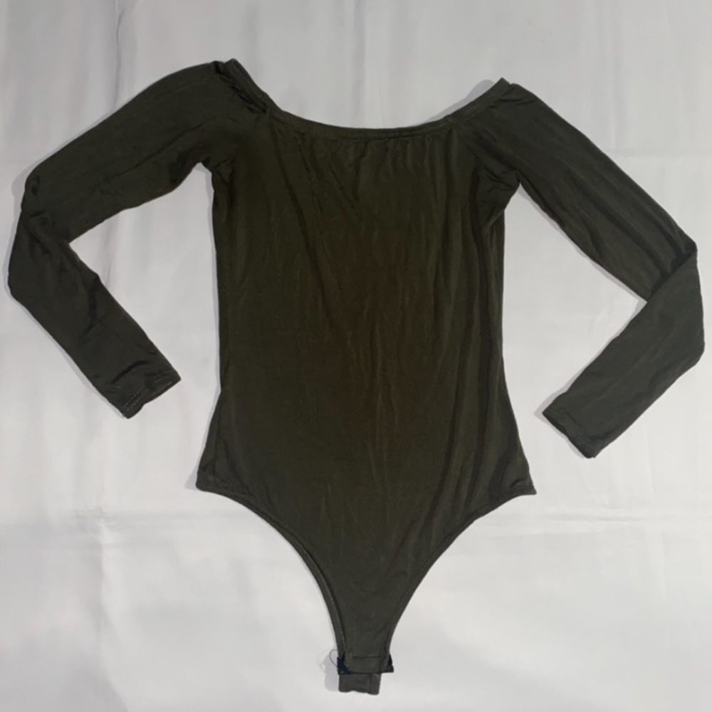 PrettyLittleThing Olive Green Off-Shoulder Long Sleeve Bodysuit